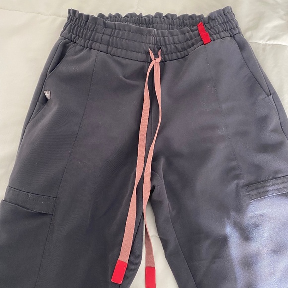 FIGS CHARCOAL LESAGE LIMITED EDITION (JOGGER) - Picture 1 of 4